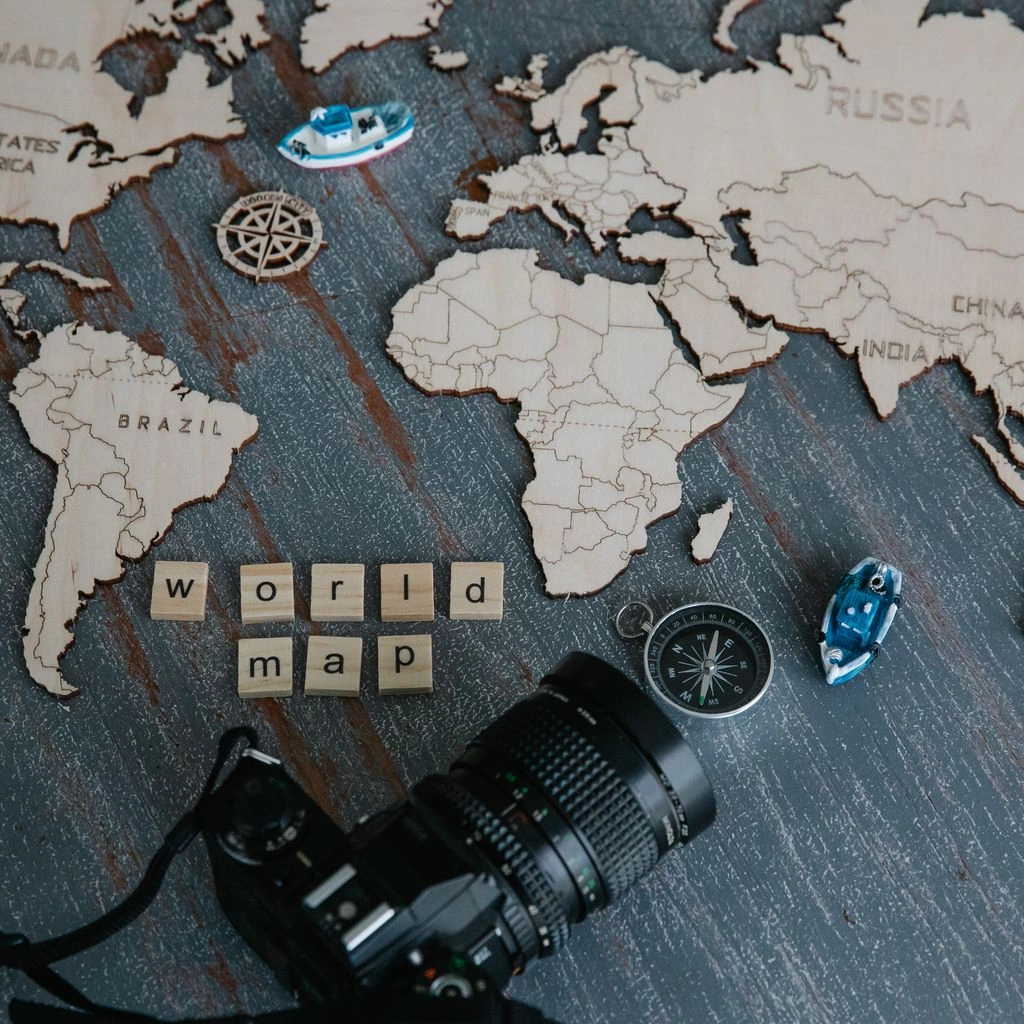 Network map of 14 points of presence highlighted across continents.